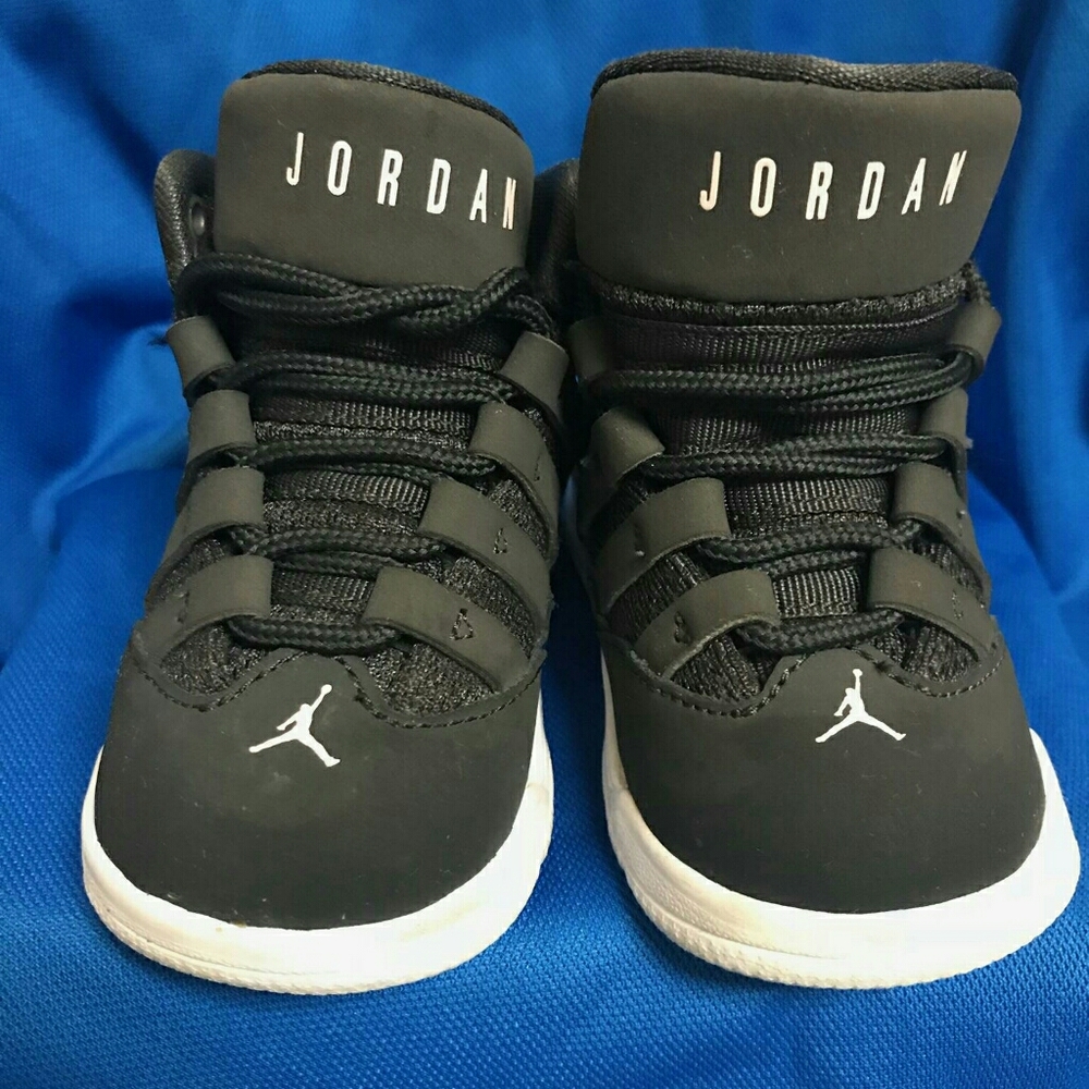 Jordan Kid Sneakers
